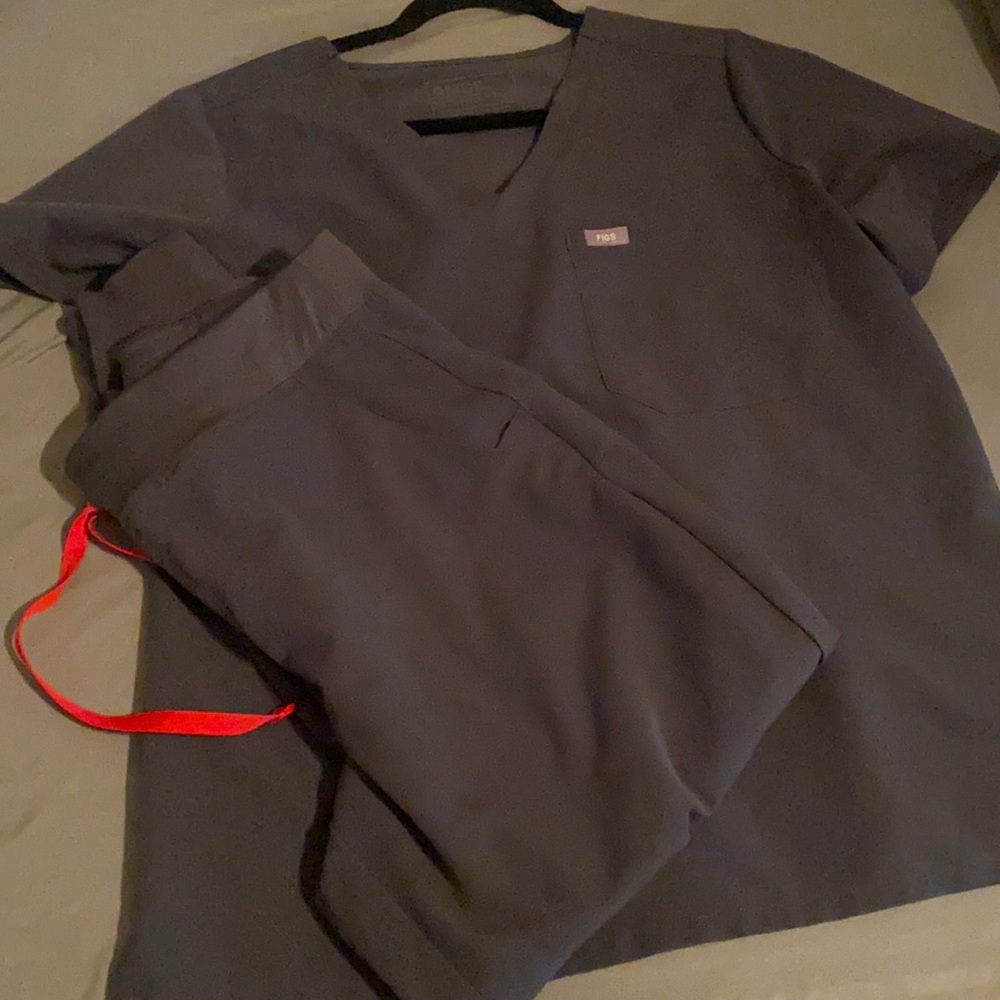 Figs scrubs